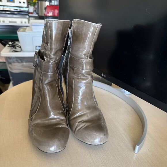 Born Crown Ankle Boots Patent Leather Size 8.5 - Picture 5 of 5